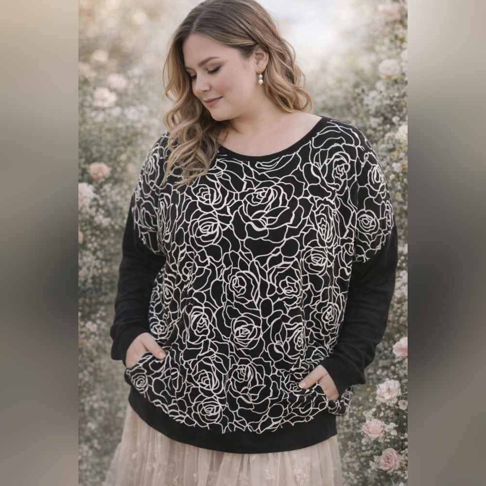 Womens Laura Plus Black/White Floral Rose Print Cottagecore Sweater. Size 2X